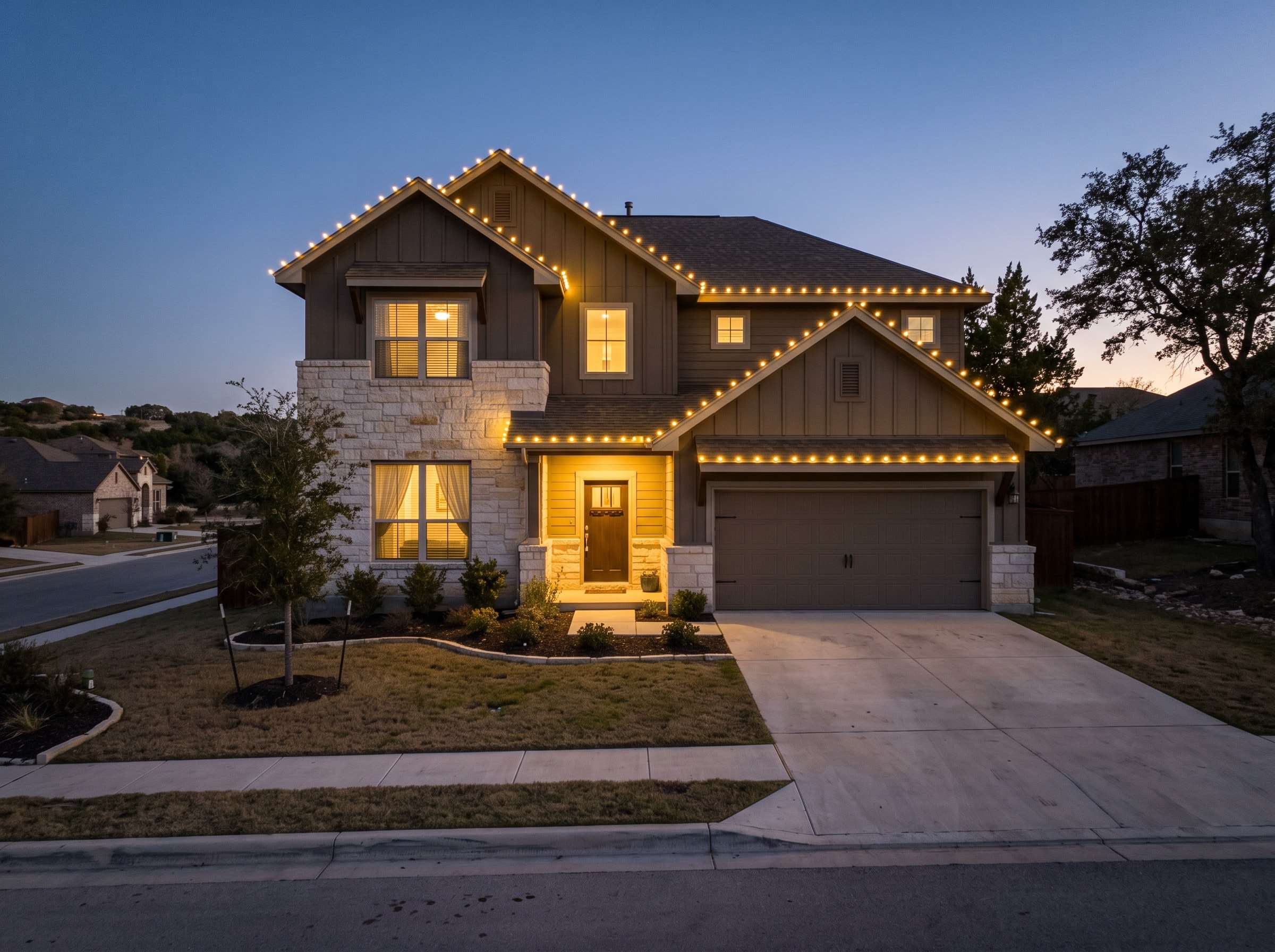 Newer family homes in Canyon Lake